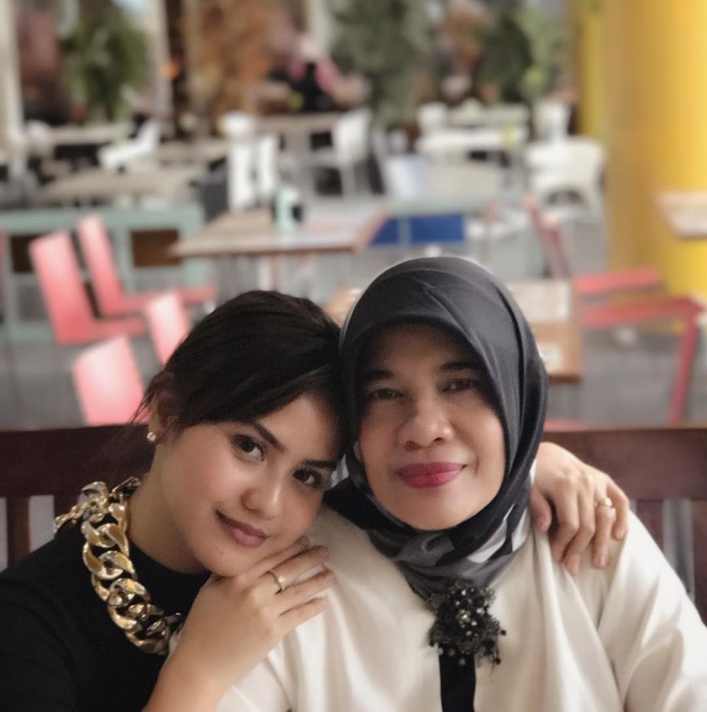 Resmi menikah, ini perubahan penampilan Mytha Mamamia dari awal karier