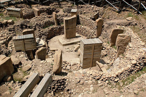 Misteri 10 bangunan kuno dunia yang dipercaya tak dibuat oleh manusia