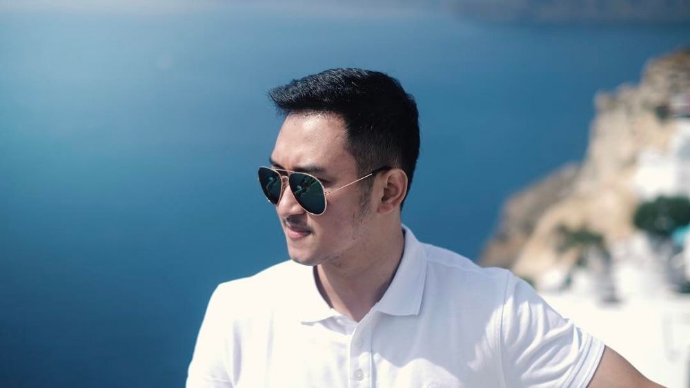 10 Gaya Haydar Pratama, pilot ganteng mantan kekasih Kahiyang Ayu