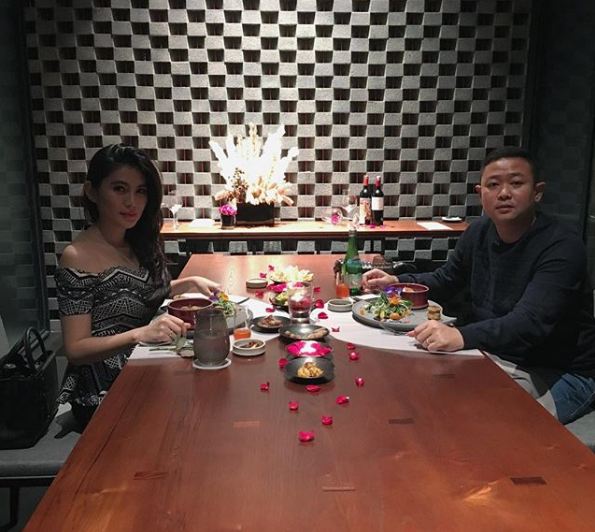 10 Gaya hidup Angela Lee, artis yang hampir bunuh diri karena utang 