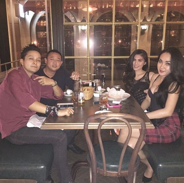 8 Momen Angela Lee & suami, sosok yang ajak bunuh diri karena utang 