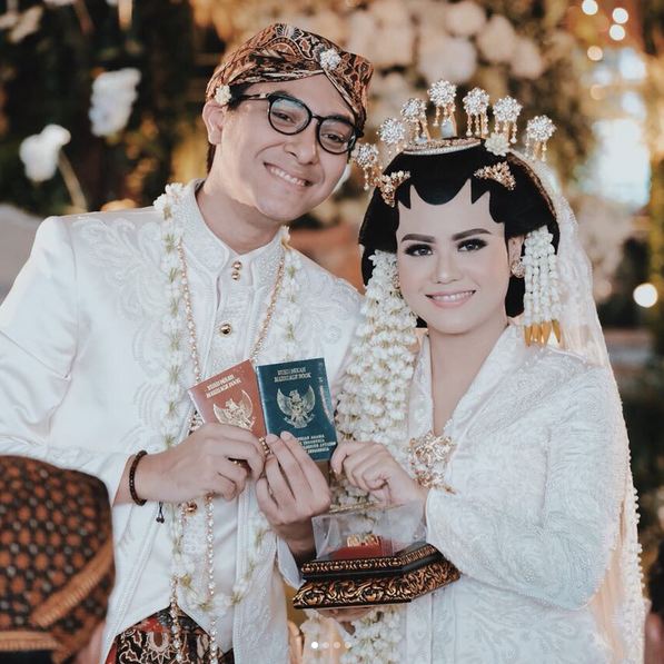 Jelang pernikahan, 4 seleb cantik ini malah jatuh sakit