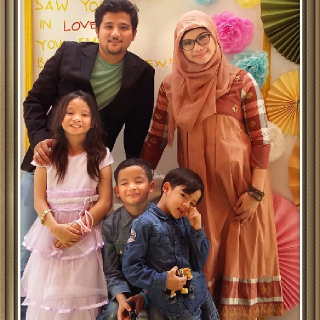 5 Hijaber cantik ini ternyata istri anak band, nggak ada yang nyangka