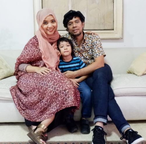 5 Hijaber cantik ini ternyata istri anak band, nggak ada yang nyangka