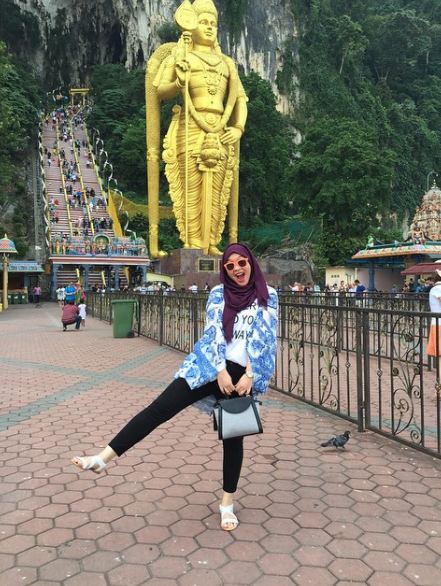 10 Potret Poppy Dewinta, calon kakak ipar Kahiyang yang hobi traveling