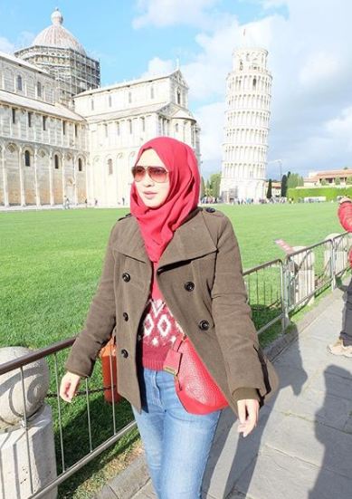 10 Potret Poppy Dewinta, calon kakak ipar Kahiyang yang hobi traveling