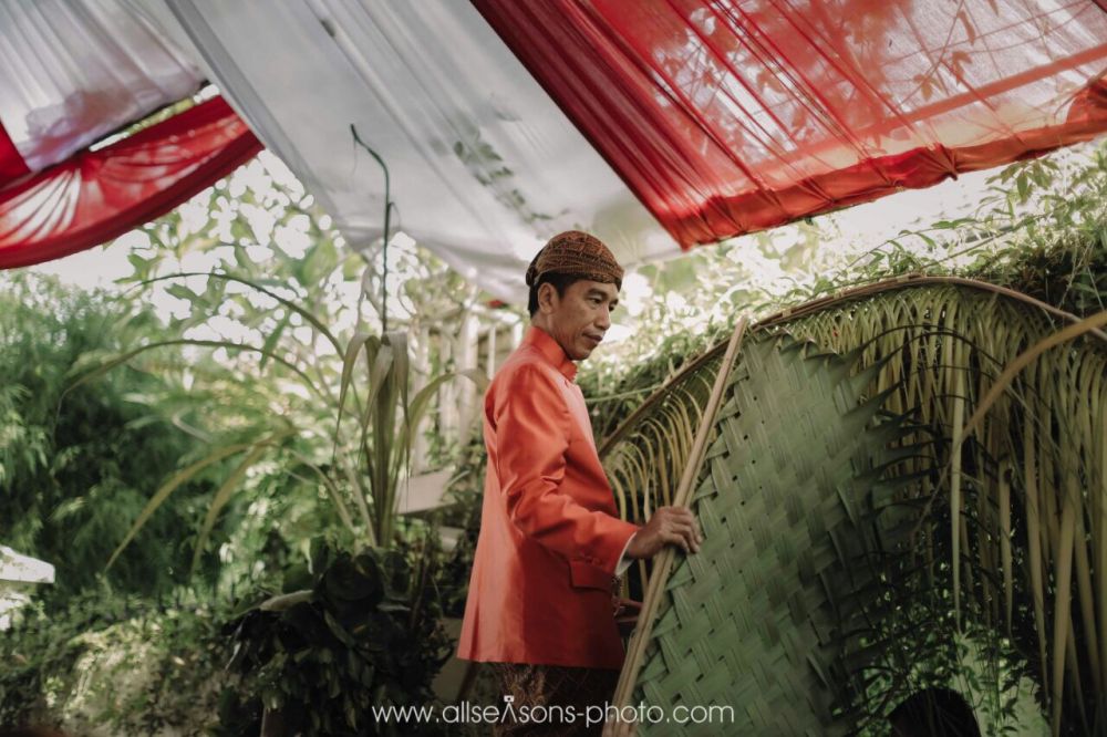 9 Potret suasana sakral rangkaian prosesi siraman Kahiyang Ayu