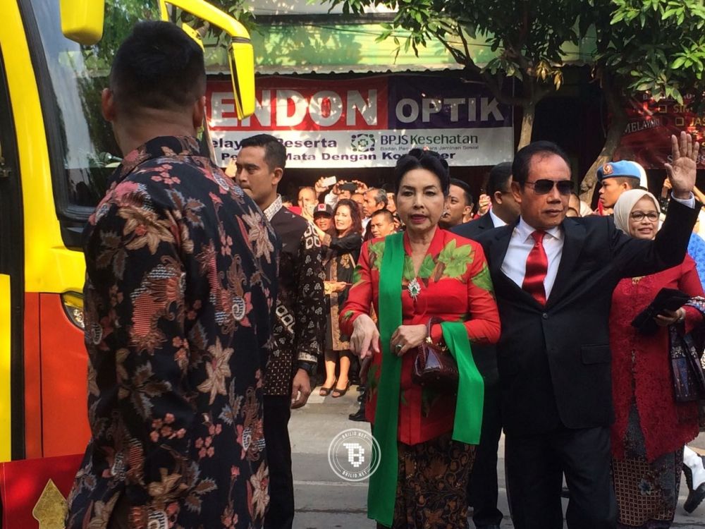 12 Gaya busana pejabat saat hadiri pernikahan putri Presiden Jokowi 