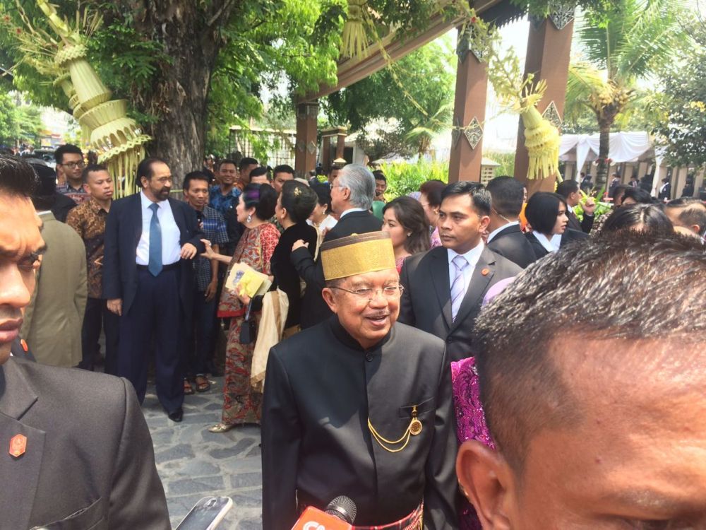 12 Gaya busana pejabat saat hadiri pernikahan putri Presiden Jokowi 