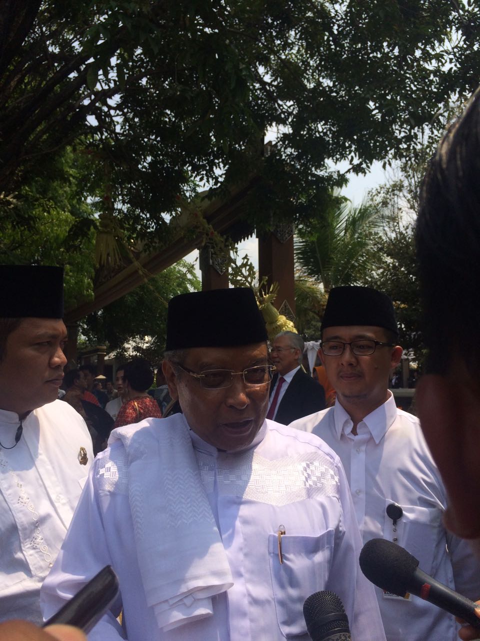 12 Gaya busana pejabat saat hadiri pernikahan putri Presiden Jokowi 