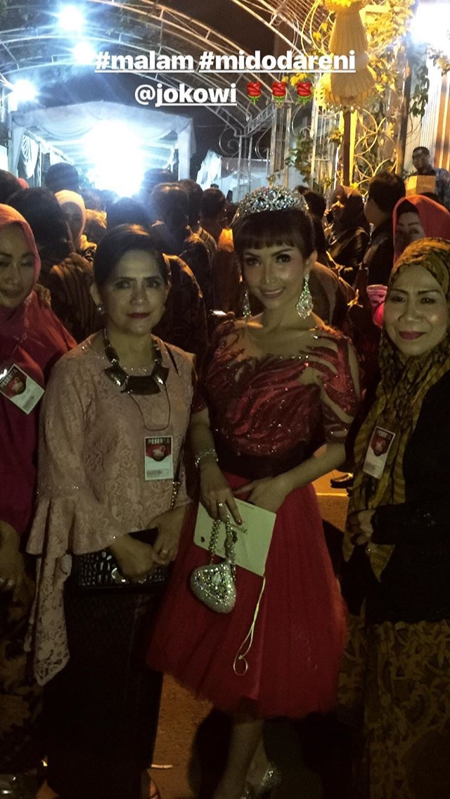 Persiapan 5 seleb ke resepsi Kahiyang, ada yang berkebaya Rp 125 juta