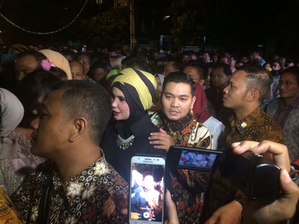 Begini gaya 6 seleb saat hadiri resepsi Kahiyang-Bobby 