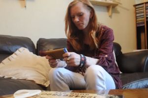 Wanita ini mengaku dihantui arwah adik, pergerakannya terekam kamera