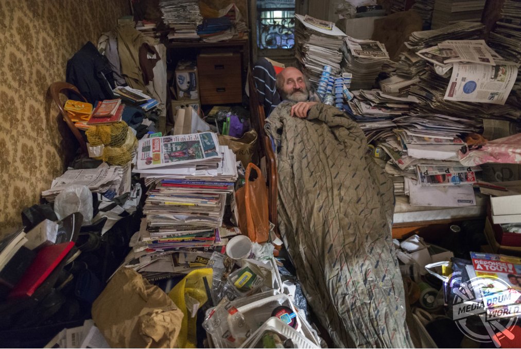 6 Potret lansia pengidap sindrom aneh tinggal sendirian bikin terenyuh