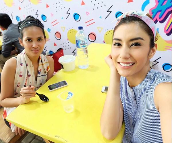 10 Potret kenangan Tyas Mirasih dan kakaknya yang baru saja meninggal