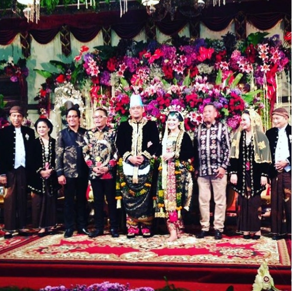 Pengalaman unik 6 seleb saat hadiri pernikahan Kahiyang-Bobby