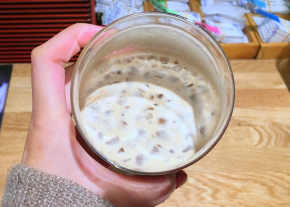 Disebut bakal jadi tren, sekarang minum kopi dicampur alkohol