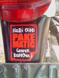 10 Stiker sepeda motor masa kini, isi pesannya adem dan bikin ngakak