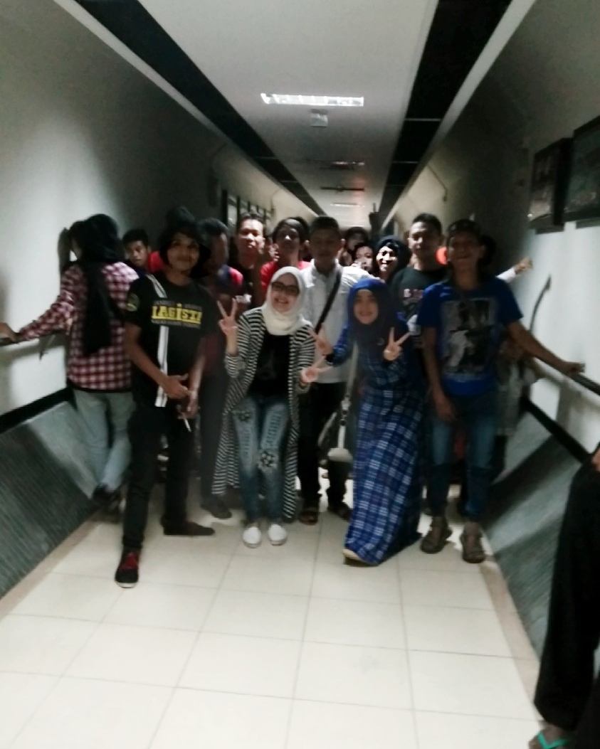 10 Gaya Nella Kharisma Saat Berjilbab Cantik Dan Bikin Adem Di H