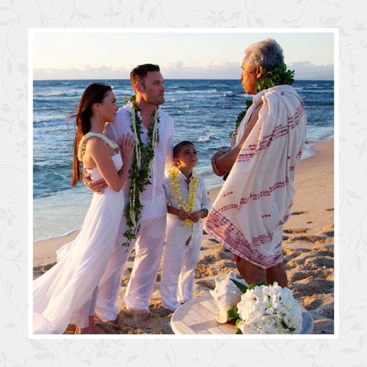 7 Pasangan seleb ini menikah dengan cara sederhana, layak ditiru