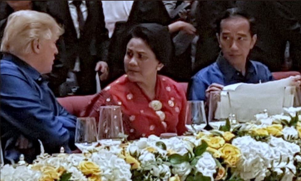 5 Obrolan imajiner warganet soal Jokowi lirik Iriana ini kocak parah
