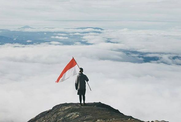 10 Potret indahnya panorama di atas awan, bak di negeri dongeng