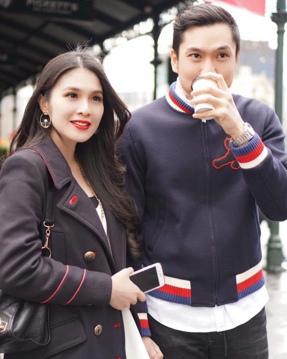 Setahun menikah, ini 10 momen mesra Sandra Dewi dan Harvey