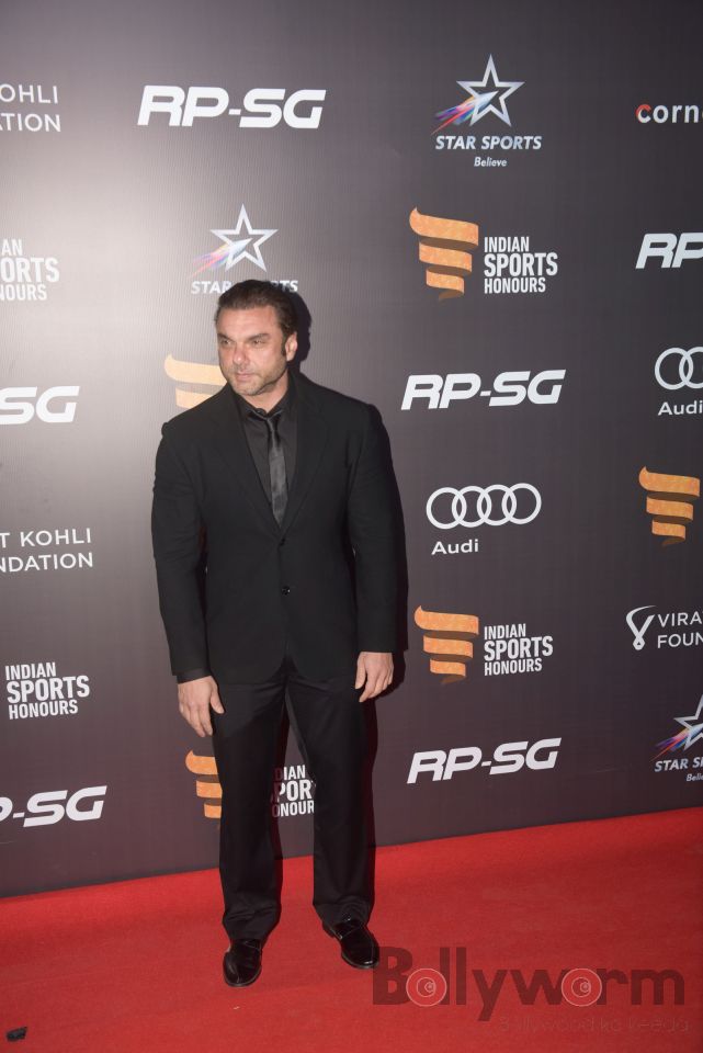 Gaya 10 seleb Bollywood saat hadiri Indian Sports Honours Awards 2017