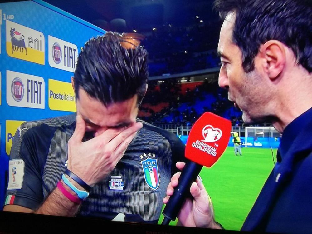 8 Potret kesedihan pemain Italia setelah gagal lolos Piala Dunia 2018