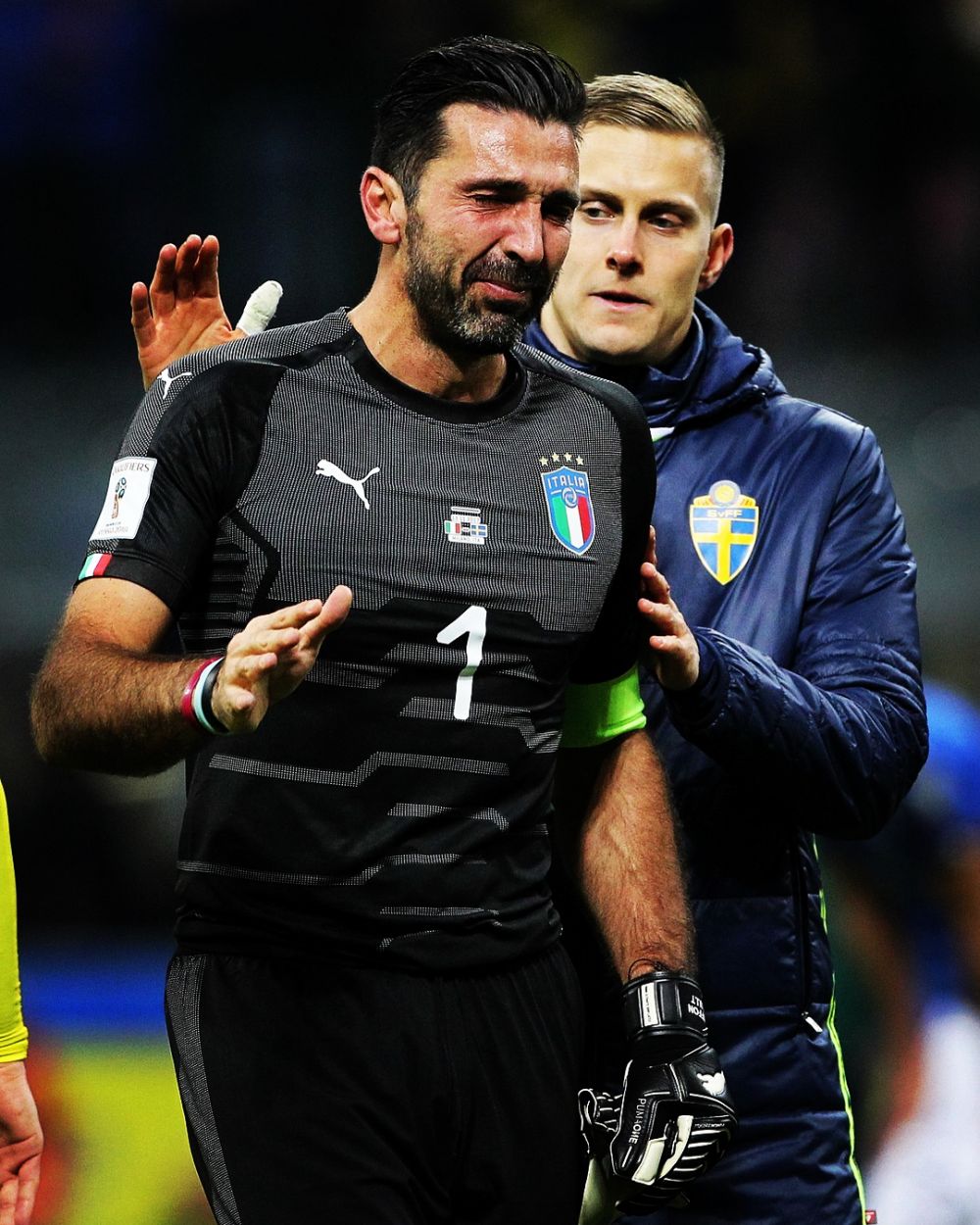 8 Potret kesedihan pemain Italia setelah gagal lolos Piala Dunia 2018