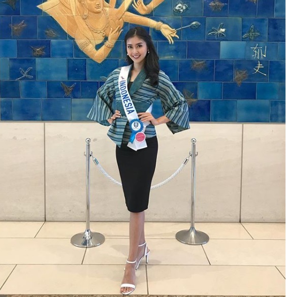 10 Gaya cantik Kevin Lilliana, peraih mahkota Miss International 2017