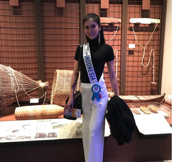 10 Gaya cantik Kevin Lilliana, peraih mahkota Miss International 2017