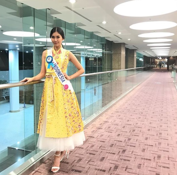10 Gaya cantik Kevin Lilliana, peraih mahkota Miss International 2017