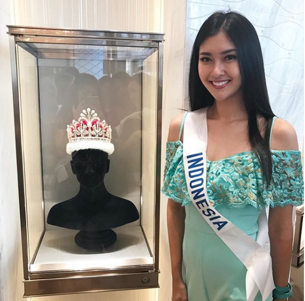 10 Gaya cantik Kevin Lilliana, peraih mahkota Miss International 2017
