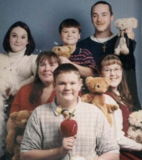 15 Gaya foto keluarga 'iyuh' ini bikin bertanya-tanya, kok gitu sih?