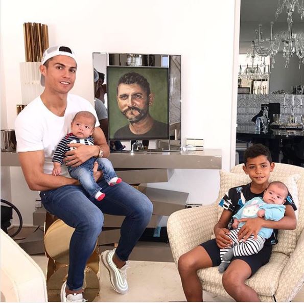 10 Kehangatan bintang sepak bola dengan anaknya, ini baru hot papa