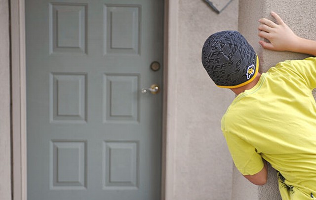 3 Kenakalan Shah Rukh Khan saat masih kecil, bikin emosi sekampung