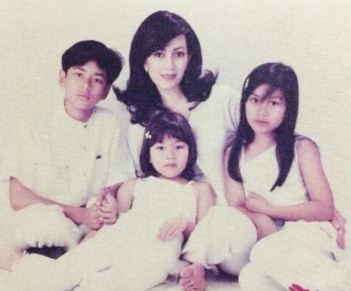 6 Potret kekompakan Raffi Ahmad dengan dua adiknya yang cantik