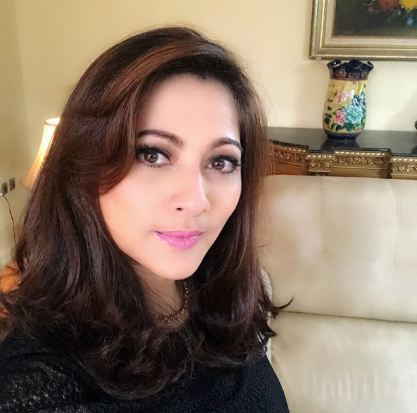 Berbagi suami dengan wanita lain, 8 seleb ini rela jadi istri kedua