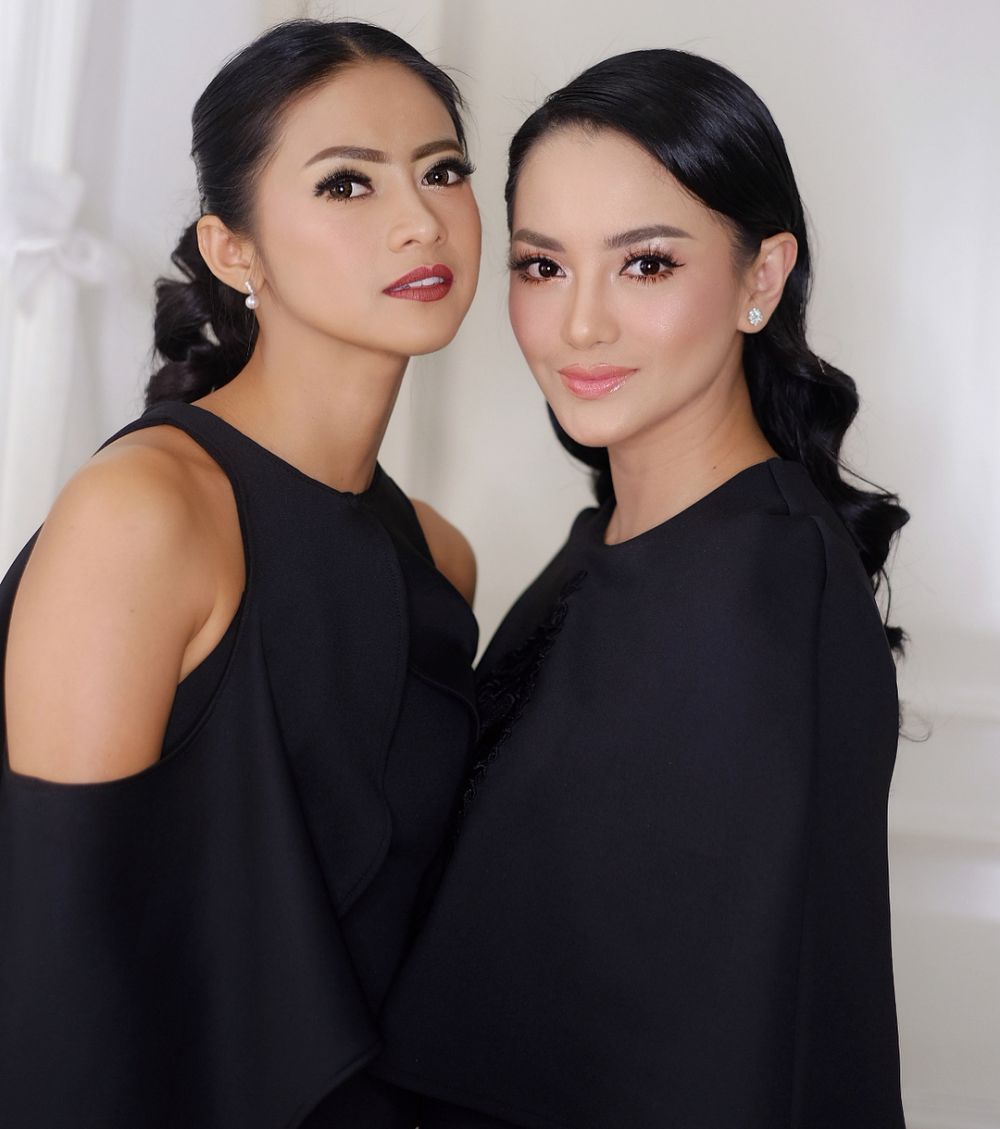 10 Potret kompaknya Ririn Ekawati & Rini Yulianti, sister goal banget