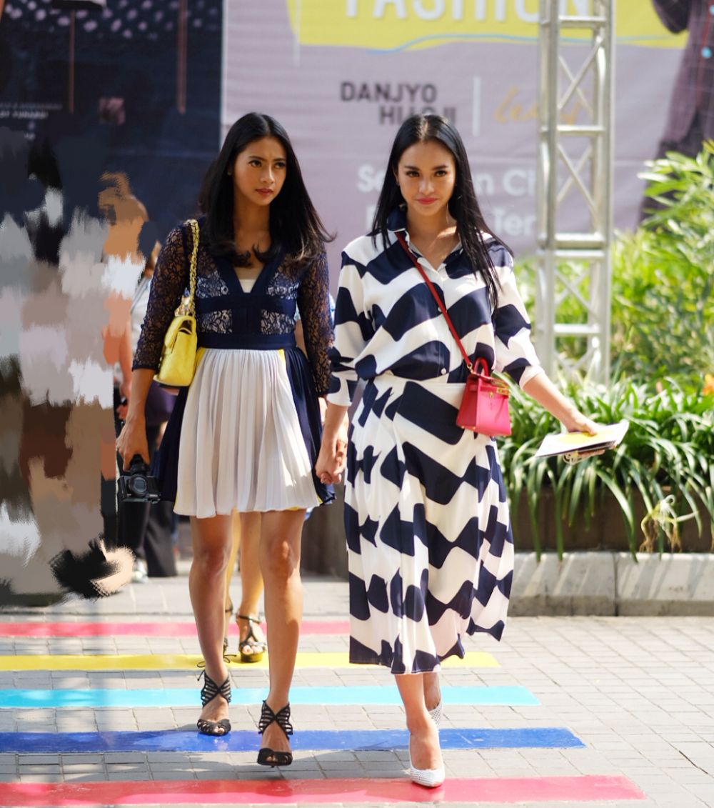 10 Potret kompaknya Ririn Ekawati & Rini Yulianti, sister goal banget