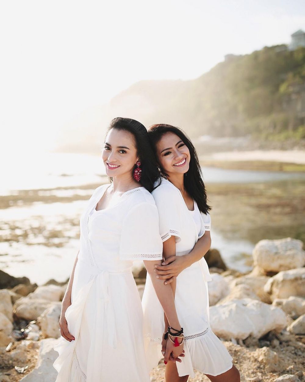 10 Potret kompaknya Ririn Ekawati & Rini Yulianti, sister goal banget