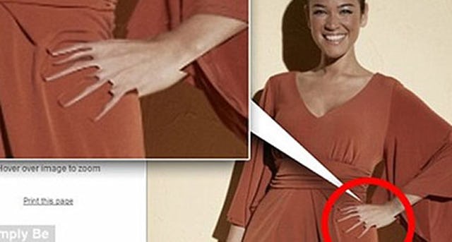 15 Iklan jadi aneh gara-gara editannya gagal total, kacau deh