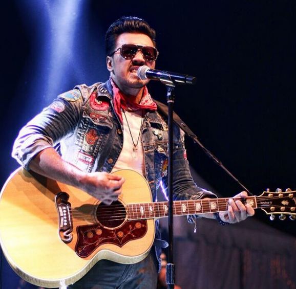 8 Vokalis band ini semakin tua malah tambah ganteng