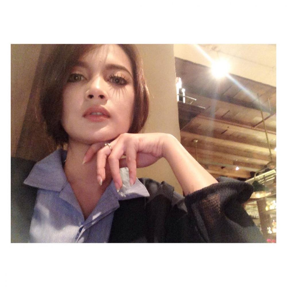 Berperan kalem, 10 foto Entin 'Dunia Terbalik' aslinya cantik memukau