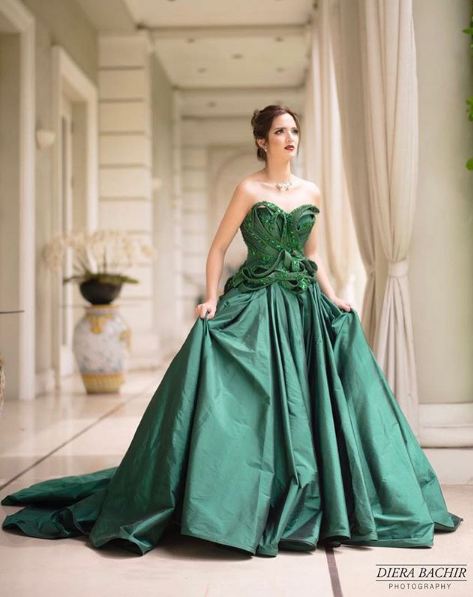 Pakai dress yang pamerkan pundak, 7 seleb Tanah Air ini tuai pujian