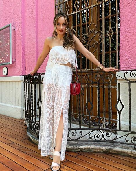 Pakai dress yang pamerkan pundak, 7 seleb Tanah Air ini tuai pujian