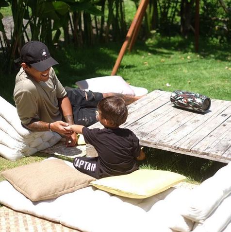 Bukti 5 pesepak bola Indonesia ini cocok jadi papa idaman