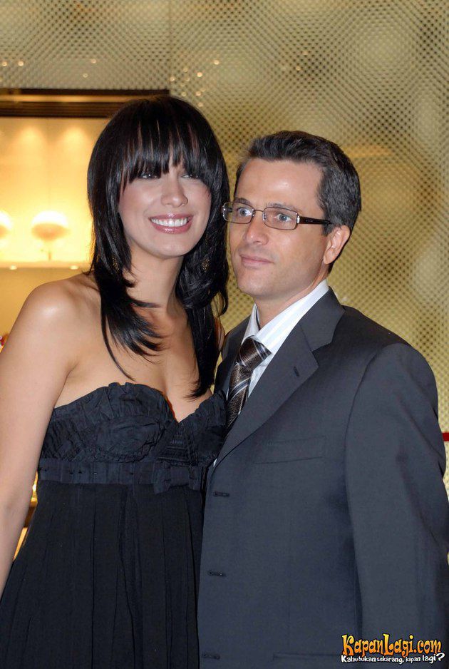 5 Seleb cantik ini menjanda setelah ditinggal suaminya yang bule