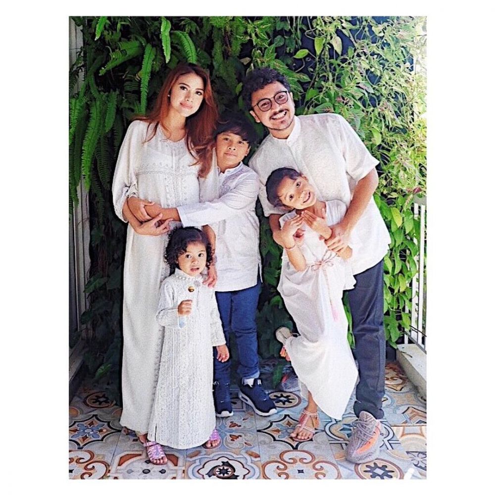 Menanti anak ke-4, 10 momen ini bukti Giring Nidji memang ayah idola